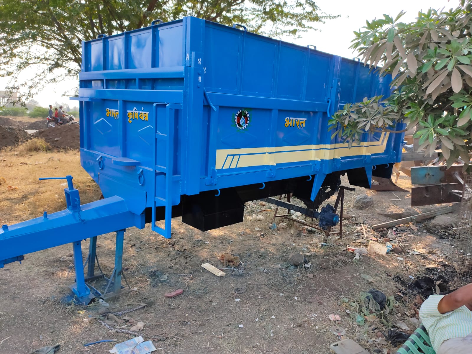 Heavy-duty tractor trolley for agricultural transport - hydraulic tipping trailer India